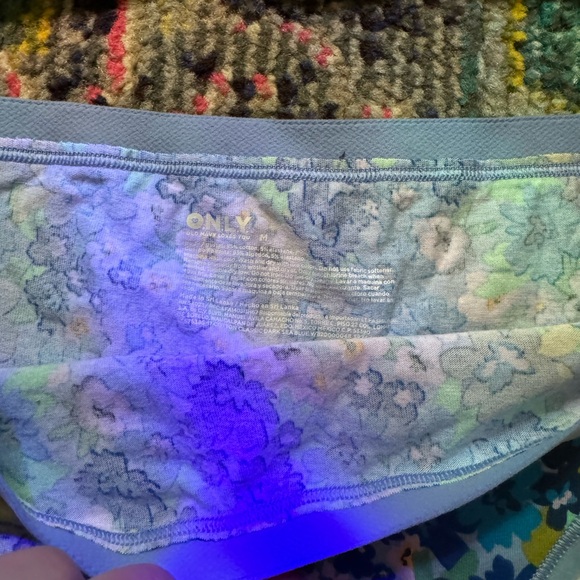 Bra and underwear set - Picture 6 of 7